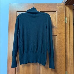 Banana Republic light weight black women's turtleneck